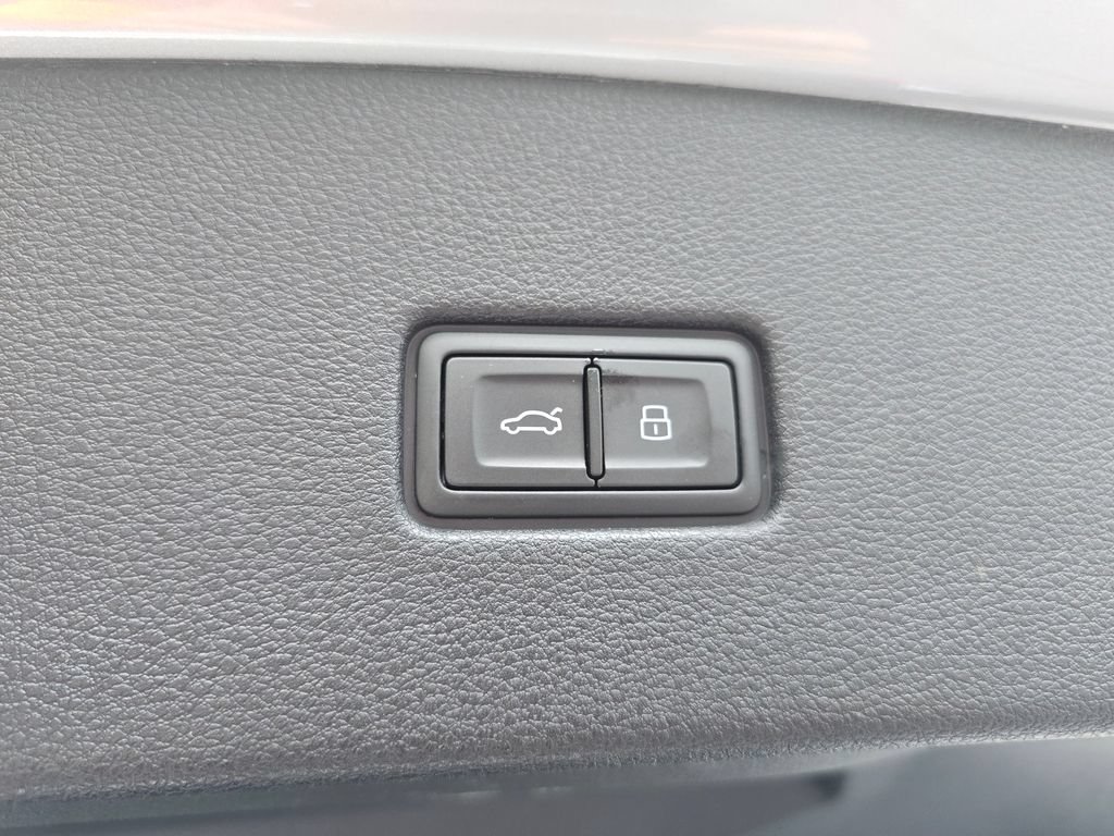 Certified 2023 Audi SQ8 Premium Plus w/ Carbon Optic Package AWD/4WD image 11