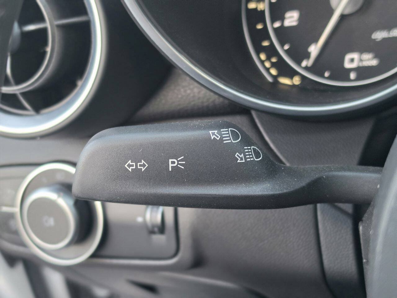 Used 2018 Alfa Romeo Giulia RWD image 24