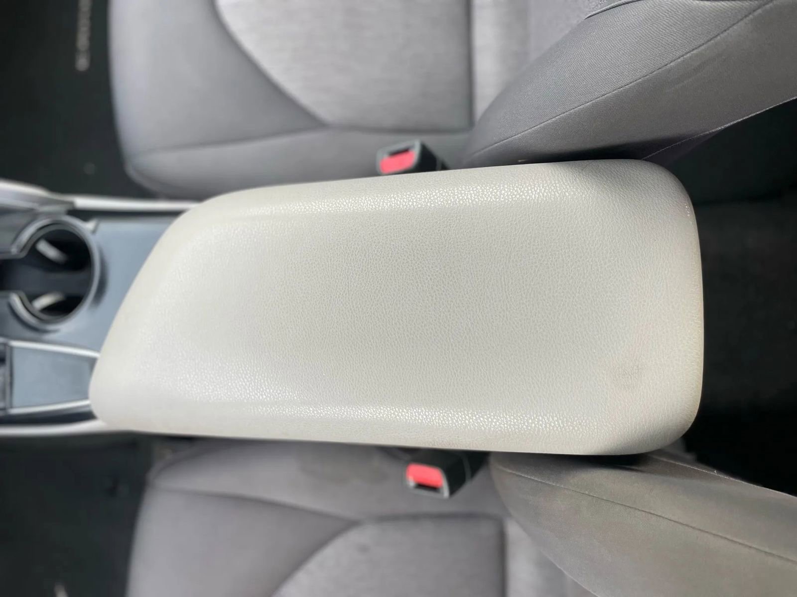 Used 2018 Toyota Camry SE image 17