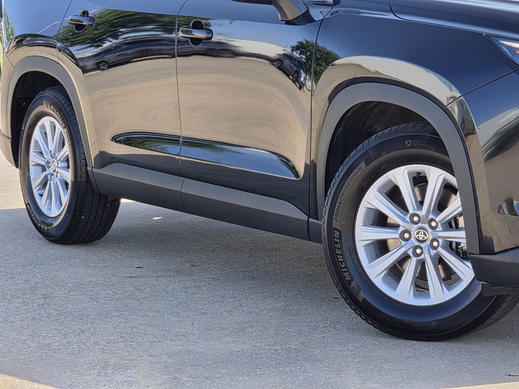 Used 2025 Toyota Grand Highlander FWD image 12