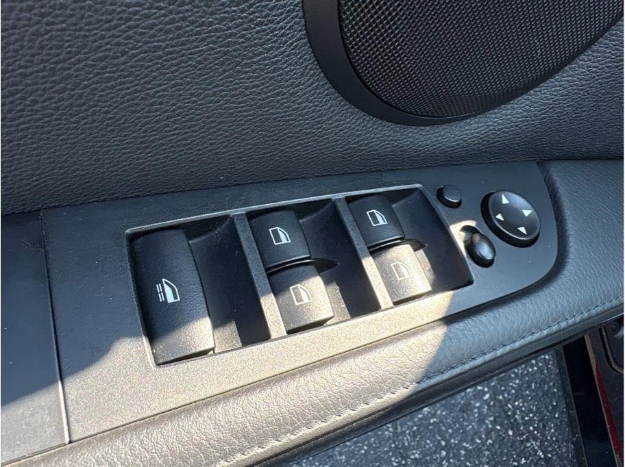 Used 2009 BMW 335i 335i Convertible 2D w/ Premium Pkg image 8