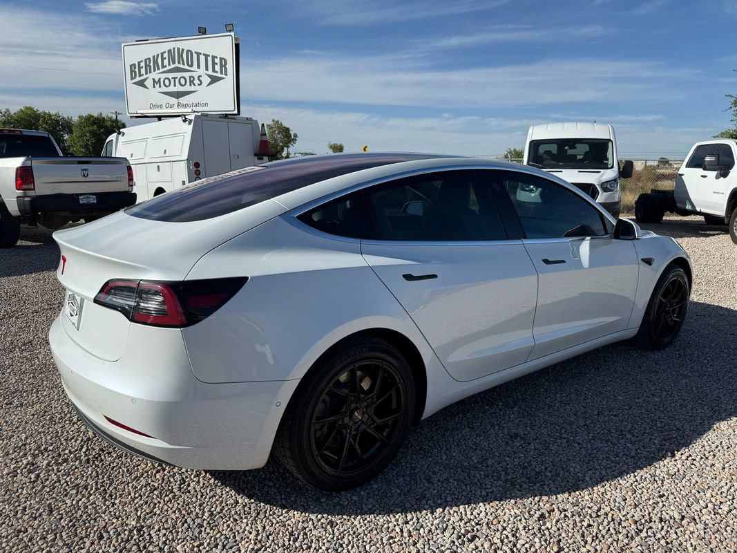 Used 2018 Tesla Model 3 Mid Range RWD image 11