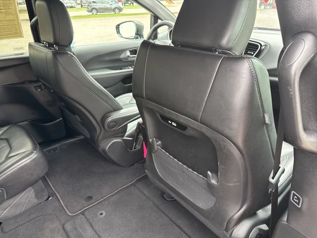 Used 2025 Chrysler Pacifica Select FWD image 18