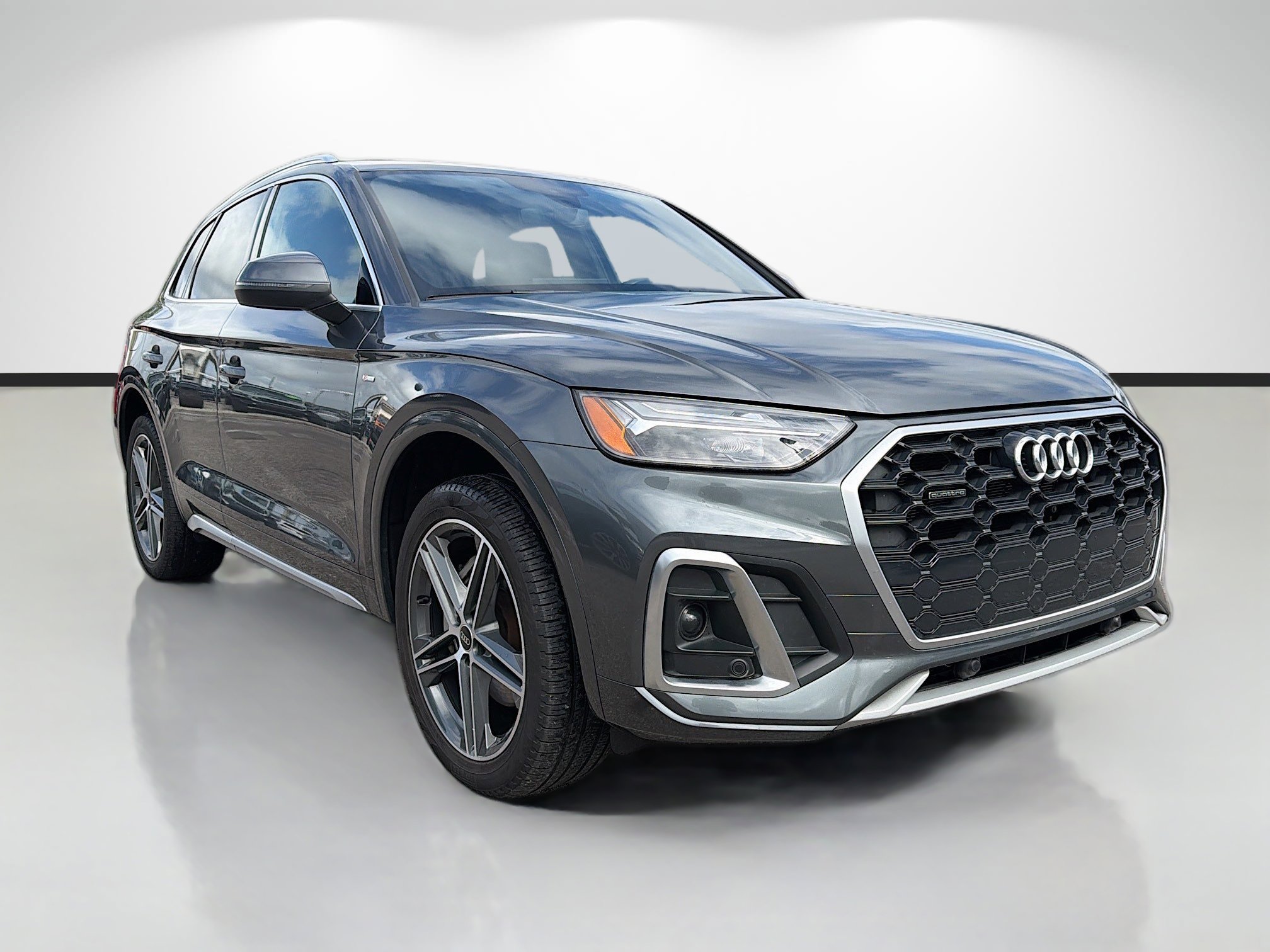 Used 2022 Audi Q5 e Premium w/ Convenience Package