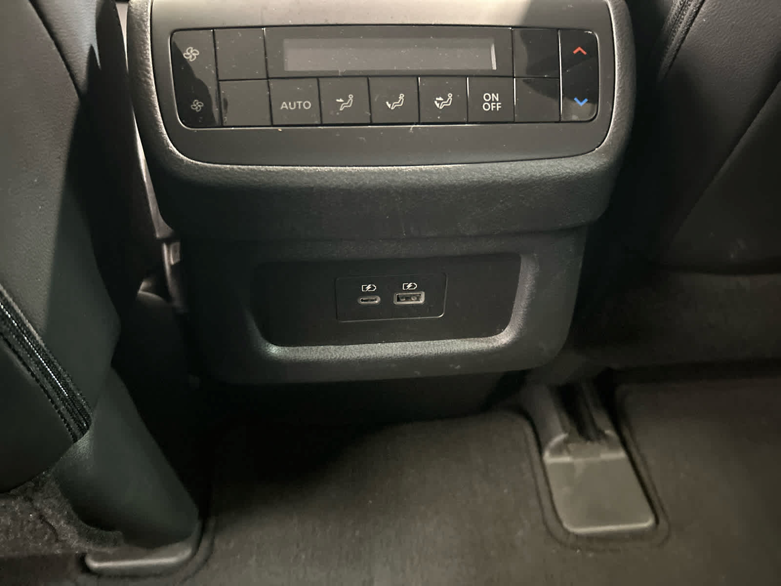 Used 2024 Nissan Pathfinder SL AWD/4WD image 13