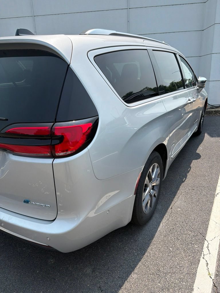 Used 2024 Chrysler Pacifica Pinnacle FWD image 5