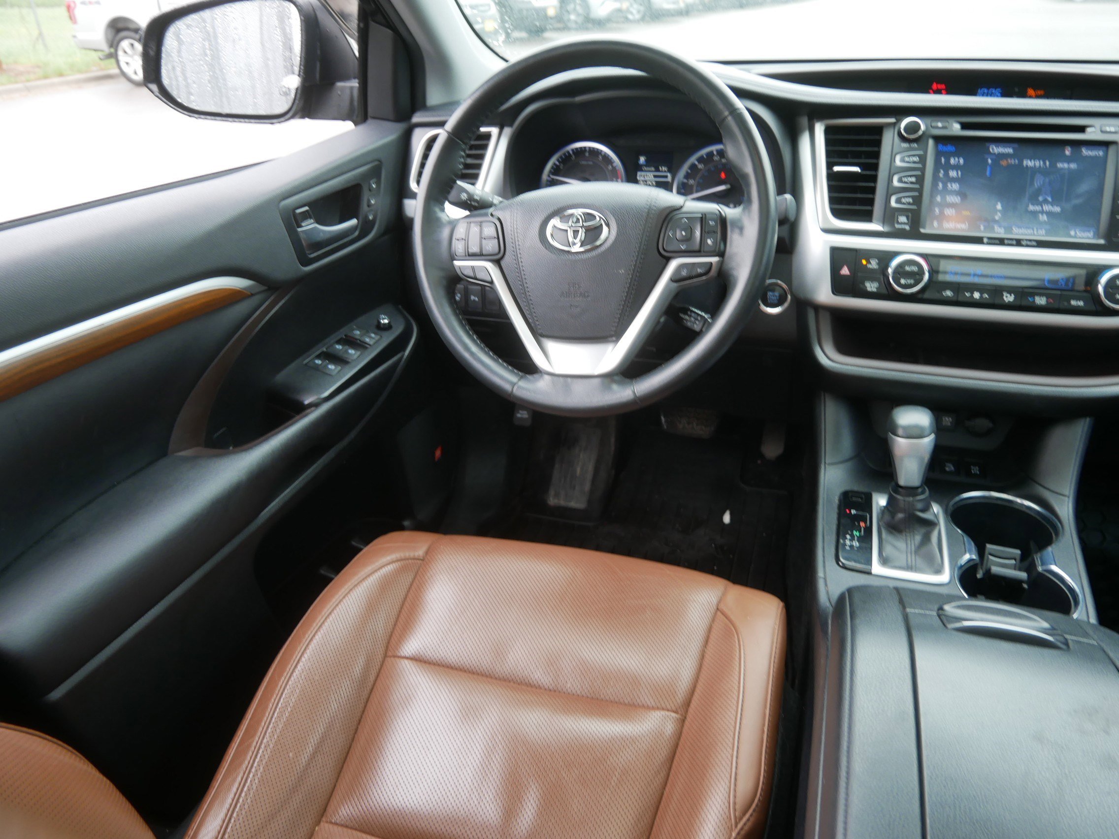Used 2019 Toyota Highlander Limited AWD/4WD image 9