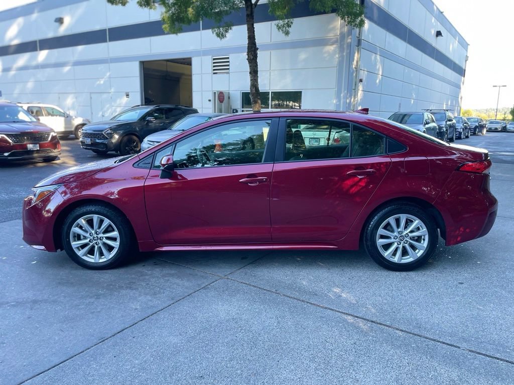 Used 2023 Toyota Corolla LE w/ LE Premium Package FWD image 6