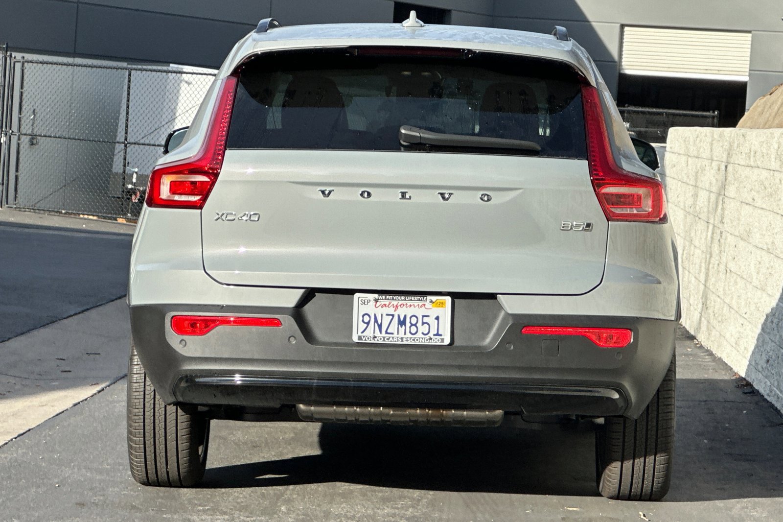 New 2025 Volvo XC40 B5 Plus w/ Climate Package image 5