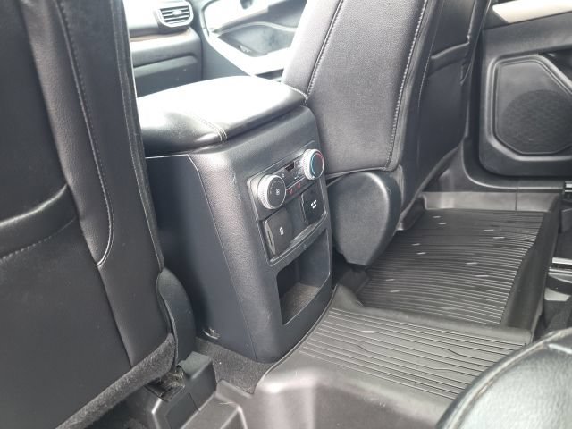 Used 2021 Ford Explorer Limited w/ Equipment Group 301A AWD/4WD image 31