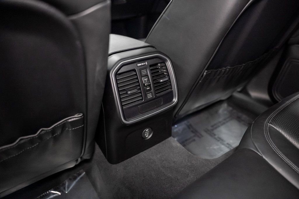 Used 2017 Porsche Macan image 39