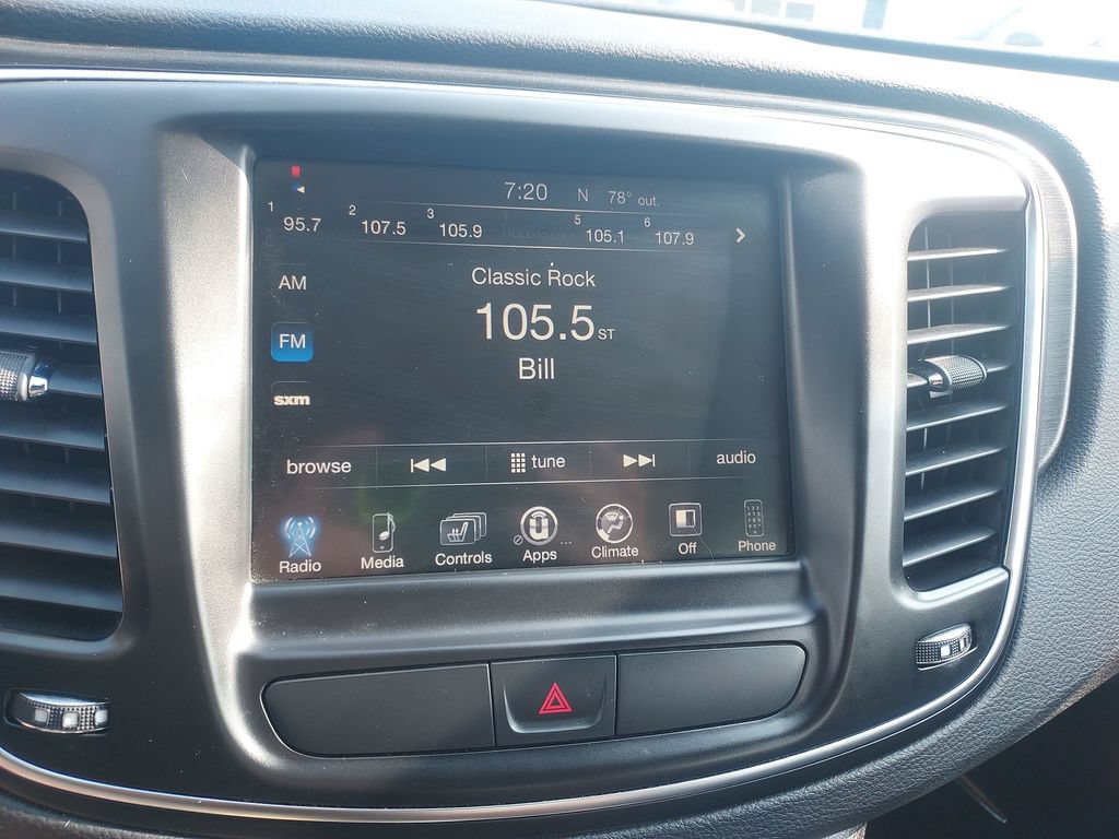 Used 2016 Chrysler 200 Limited FWD image 13