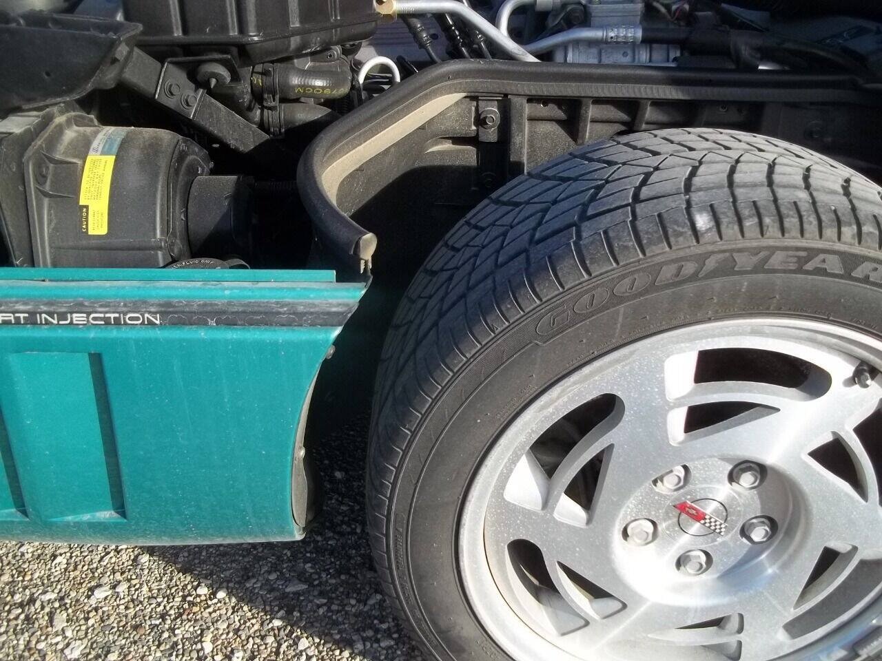 Used 1990 Chevrolet Corvette Convertible RWD image 24