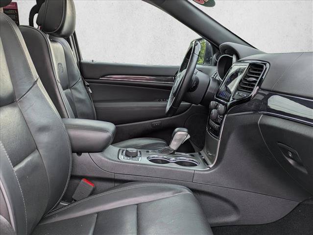 Used 2020 Jeep Grand Cherokee Overland AWD/4WD image 26
