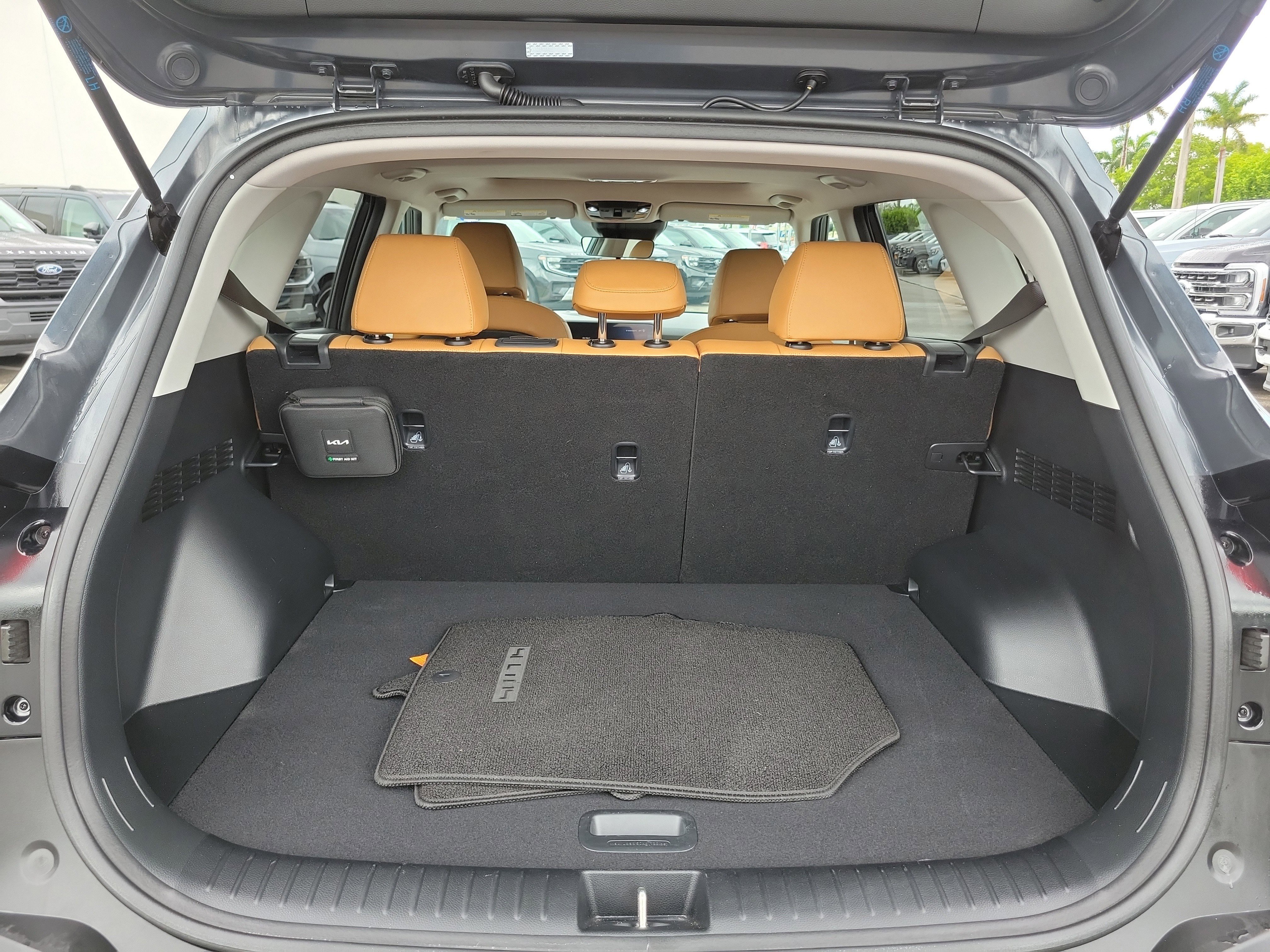 Used 2025 Kia Seltos EX w/ EX Sunroof Package FWD image 17