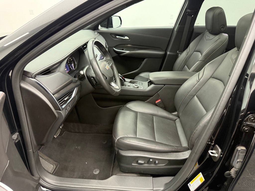 Used 2022 Cadillac XT4 Sport w/ Comfort Package AWD/4WD image 23