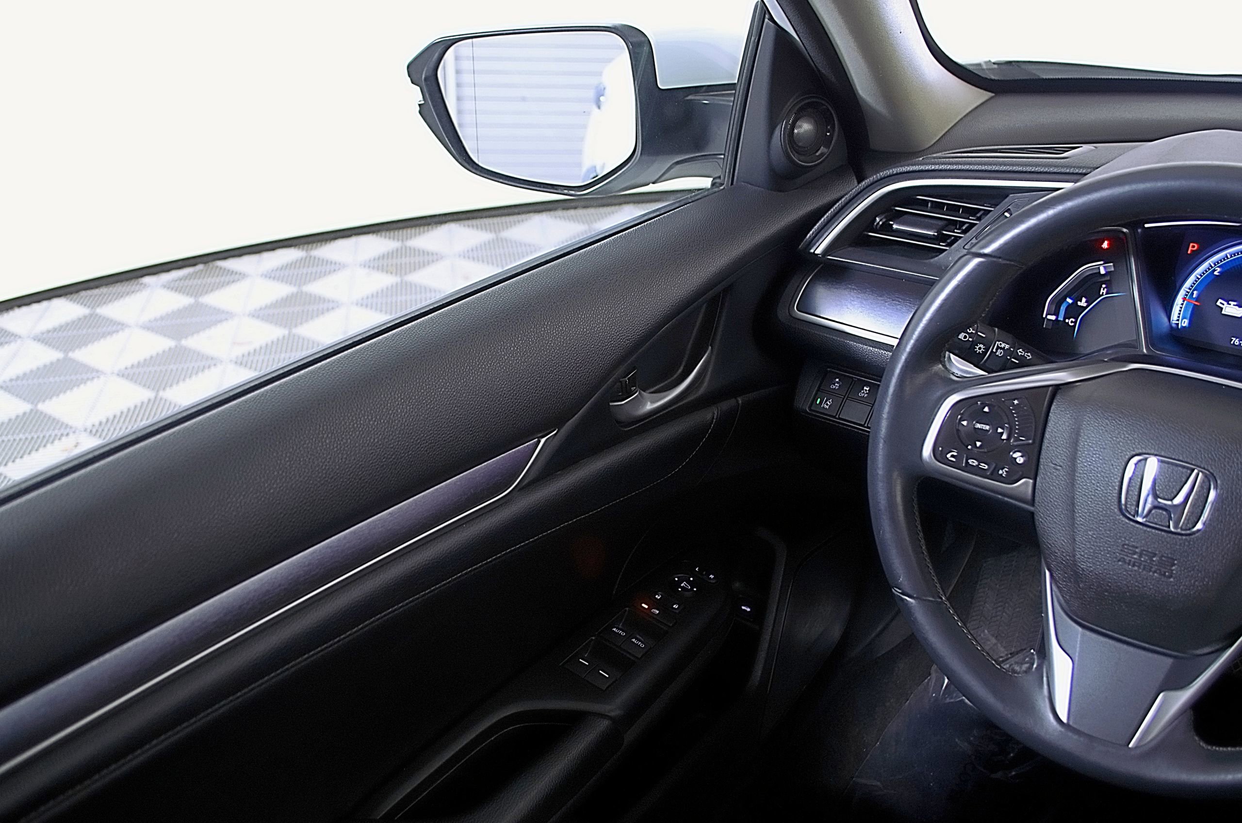 Used 2016 Honda Civic Touring image 19