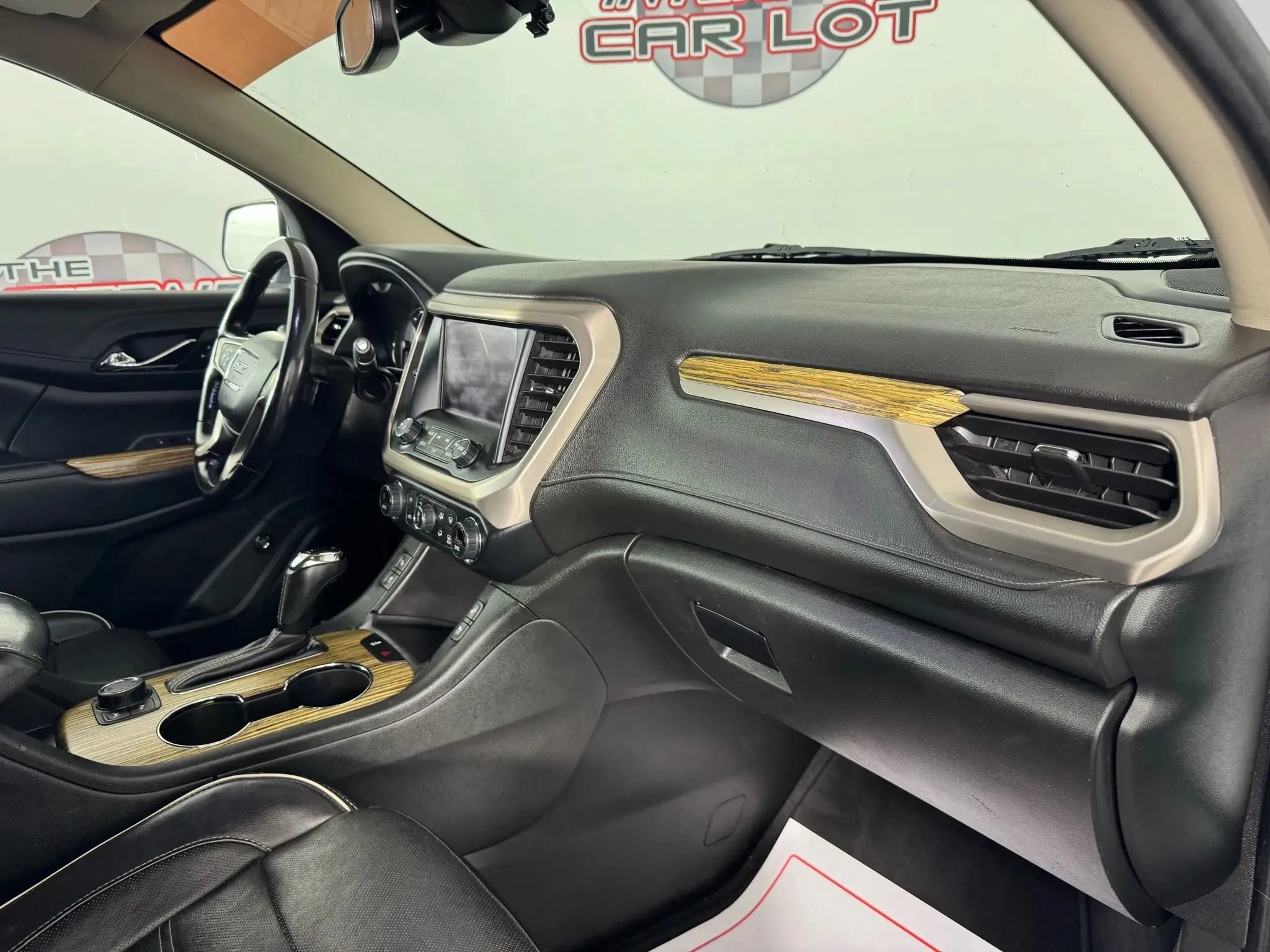 Used 2019 GMC Acadia Denali AWD/4WD image 12