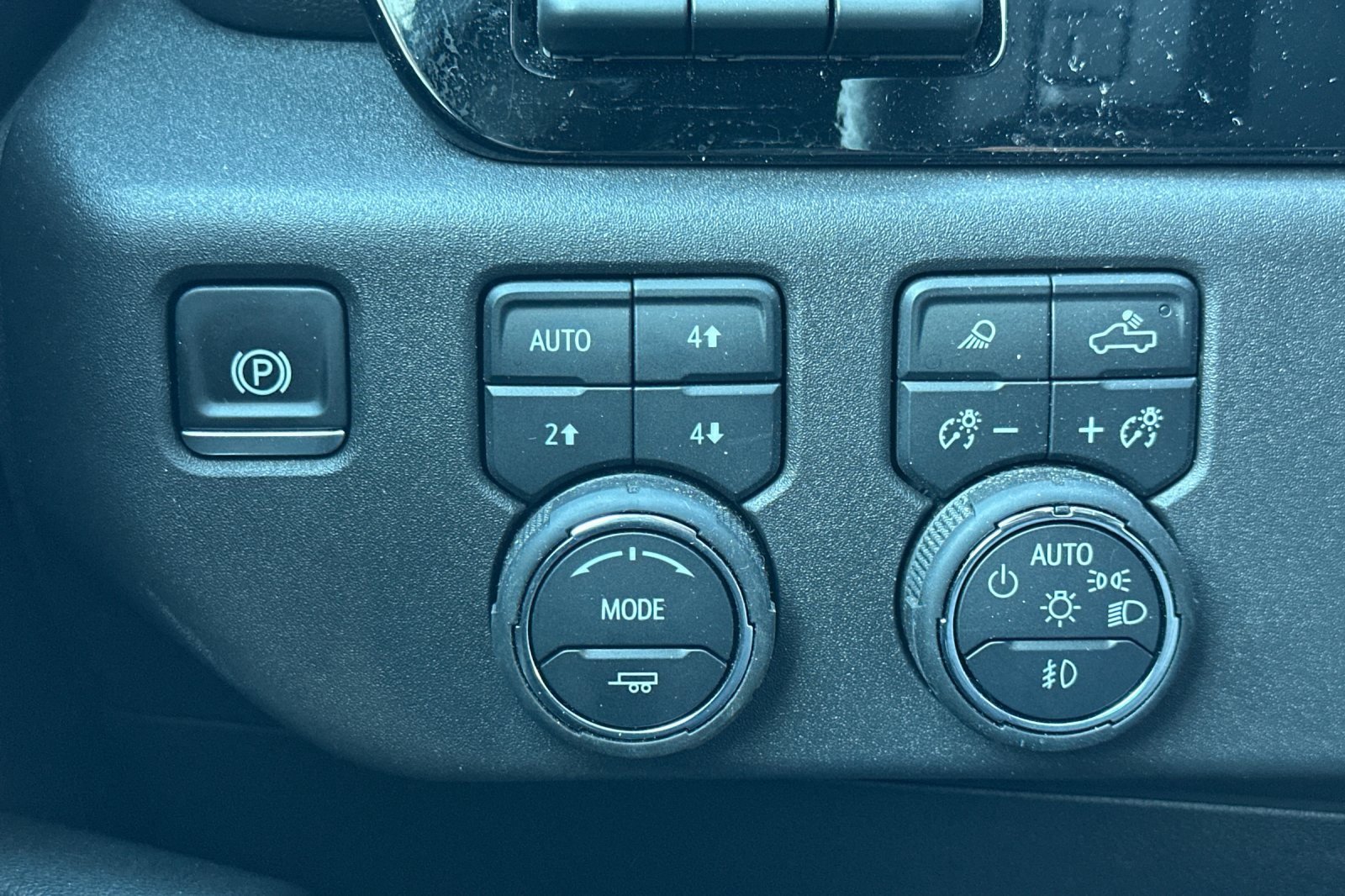 Used 2025 Chevrolet Silverado 1500 High Country w/ Technology Package image 40