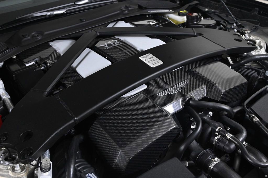 Used 2025 Aston Martin Vanquish image 29