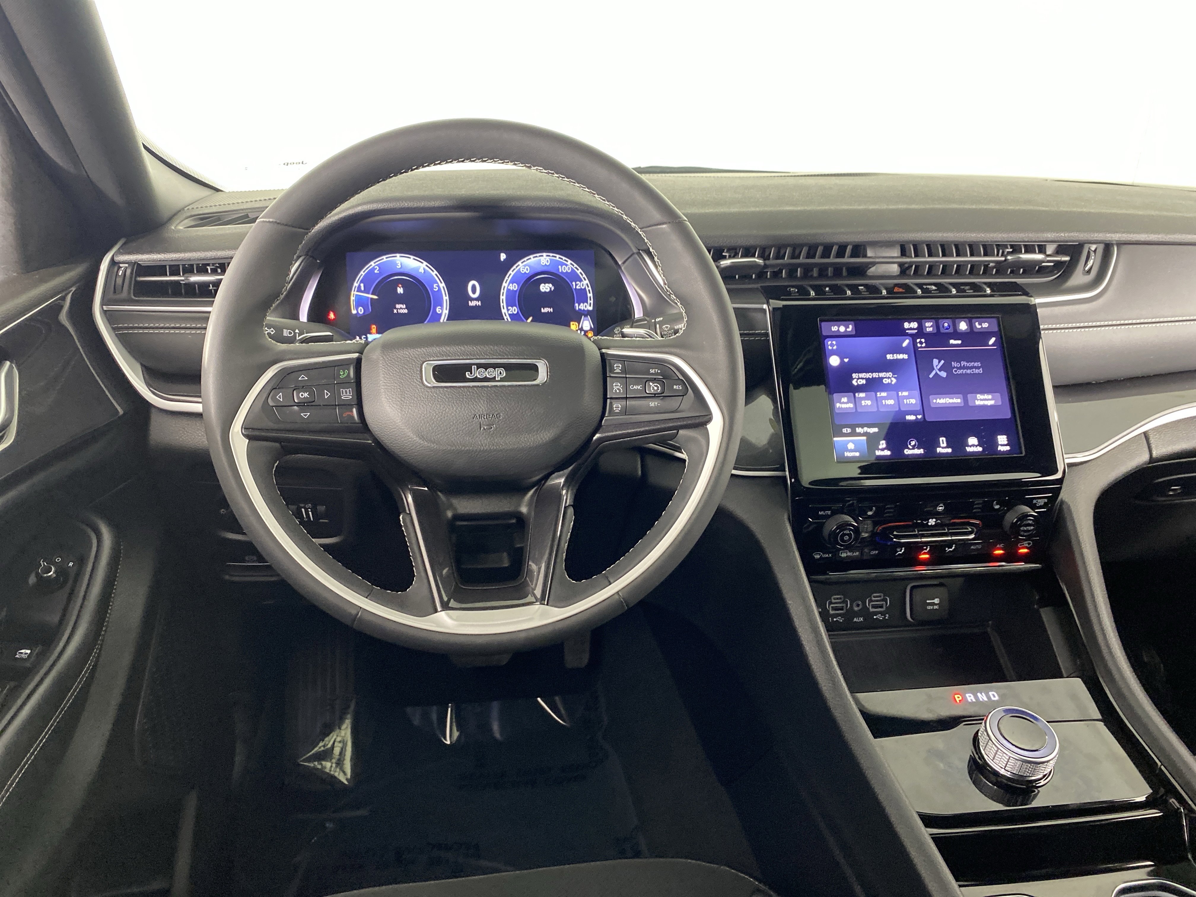 Used 2023 Jeep Grand Cherokee Altitude image 37