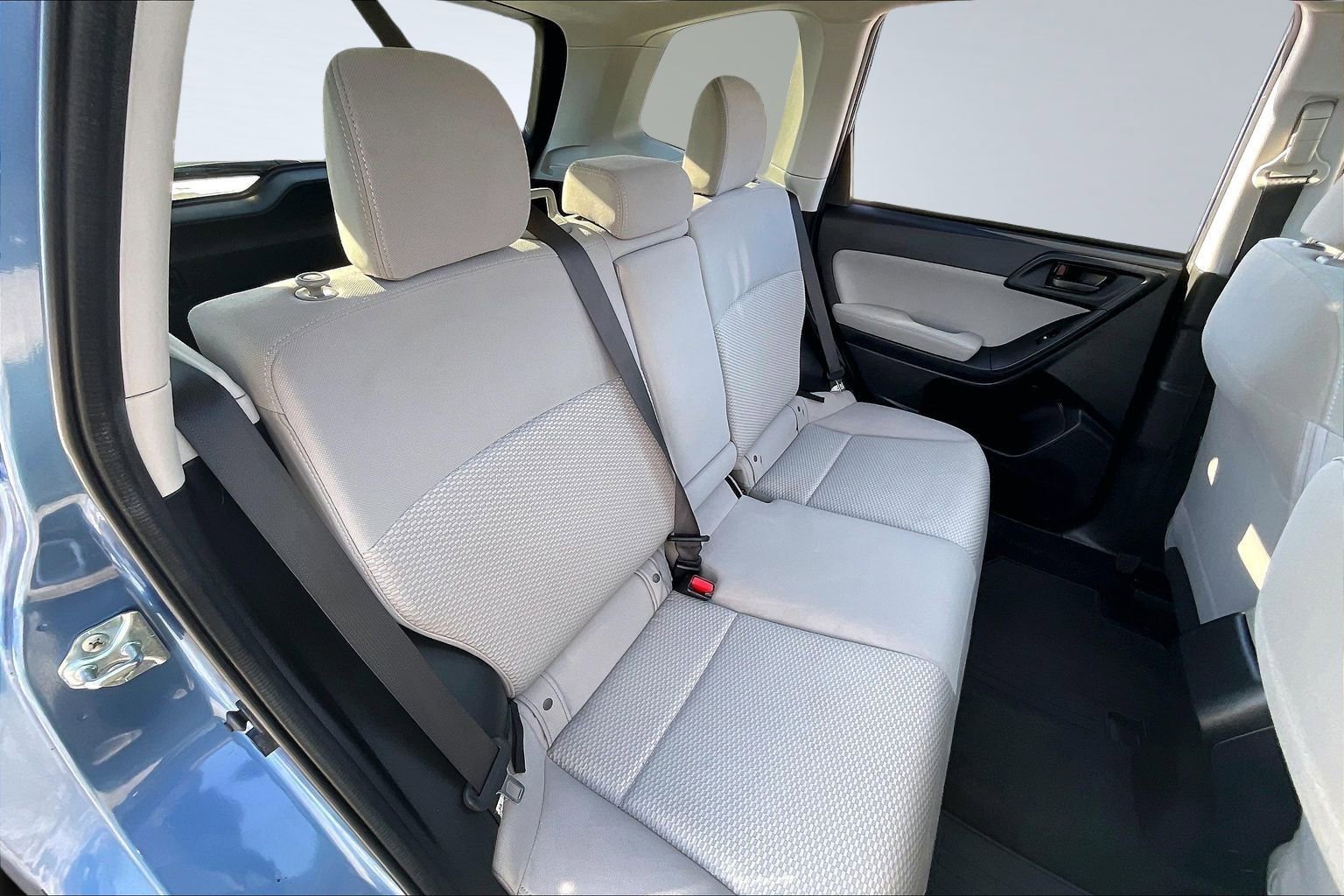 Used 2015 Subaru Forester 2.5i Premium w/ All-Weather Package image 28