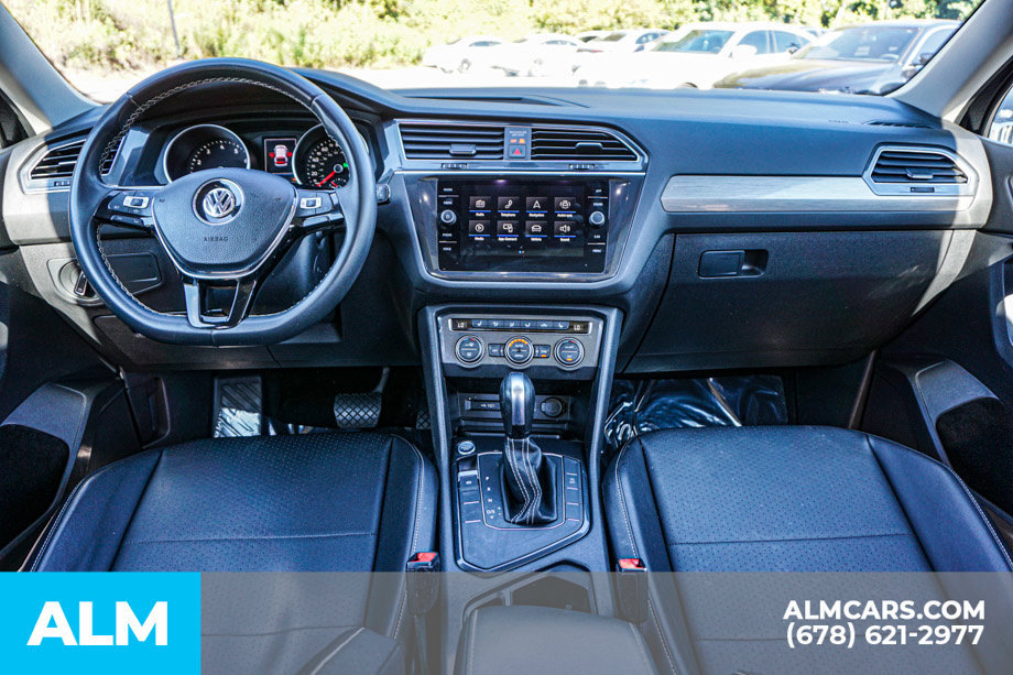 Used 2021 Volkswagen Tiguan SE w/ Panoramic Sunroof Package FWD image 27