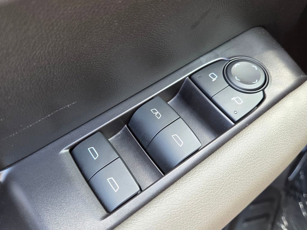 Used 2025 Chevrolet Colorado ZR2 w/ Technology Package image 33