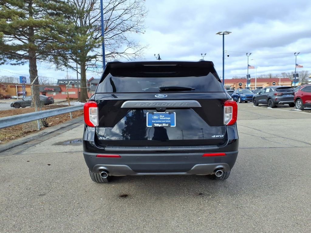 Certified 2023 Ford Explorer XLT w/ Equipment Group 202A image 7
