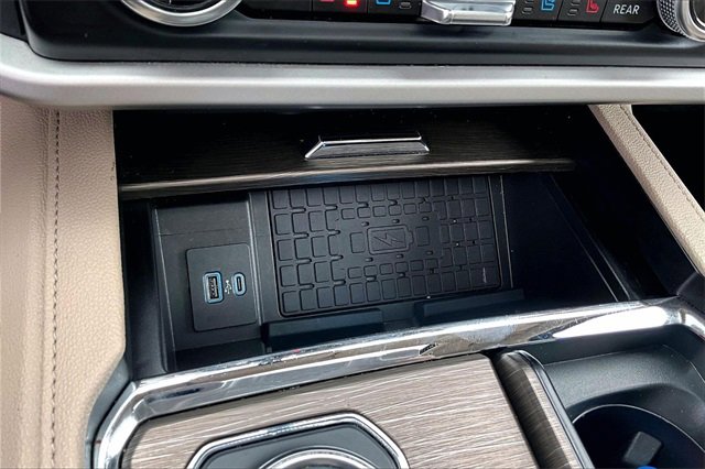 Used 2024 Ford Expedition Limited image 25