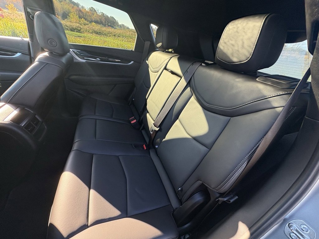 Used 2025 Cadillac XT5 Premium Luxury image 32