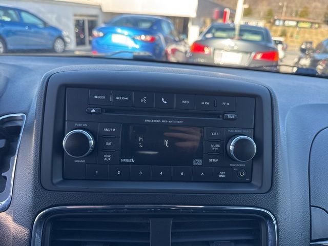 Used 2017 Dodge Grand Caravan SE image 17