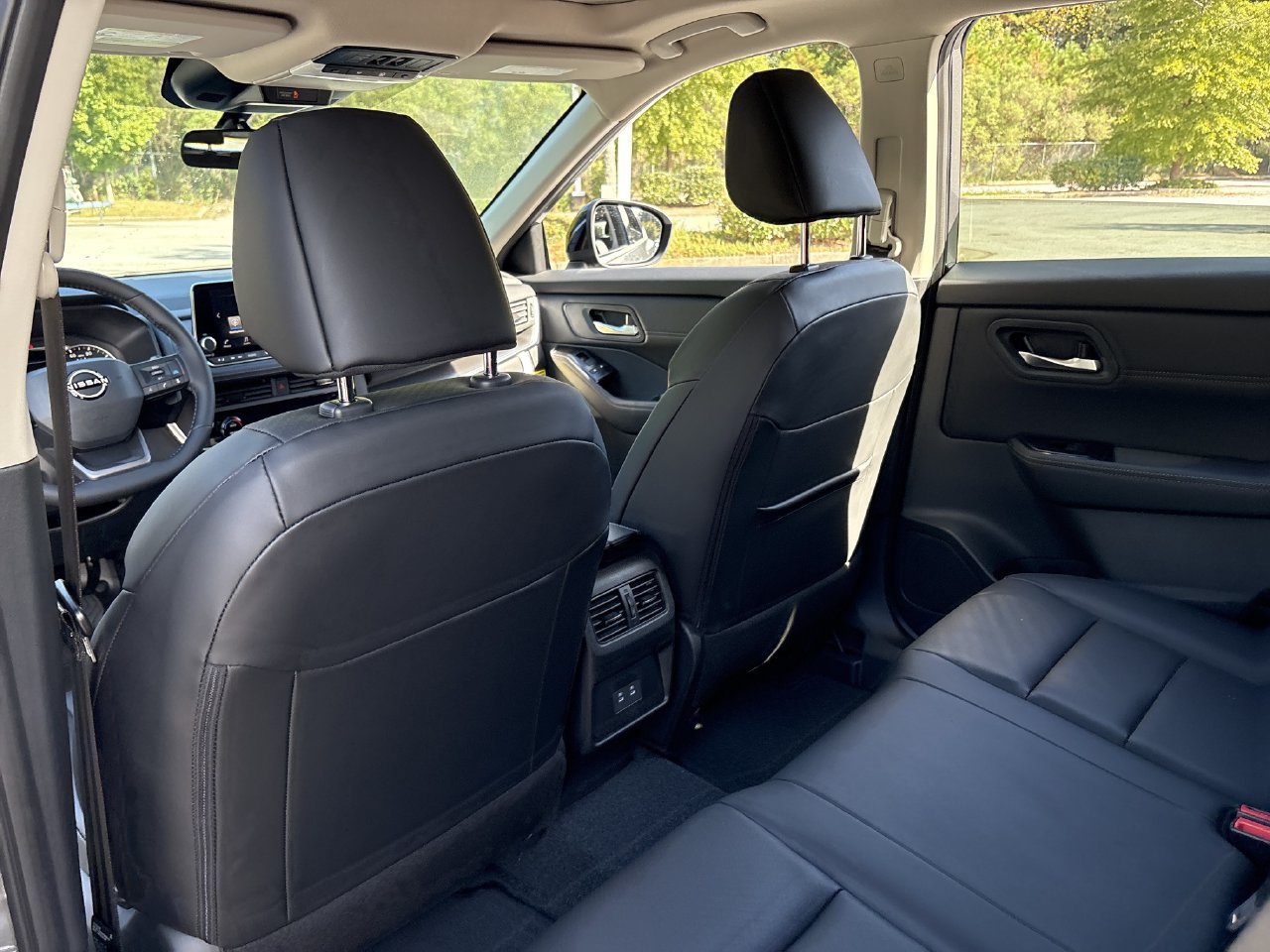 New 2027 Nissan Rogue Dark Armor FWD image 18