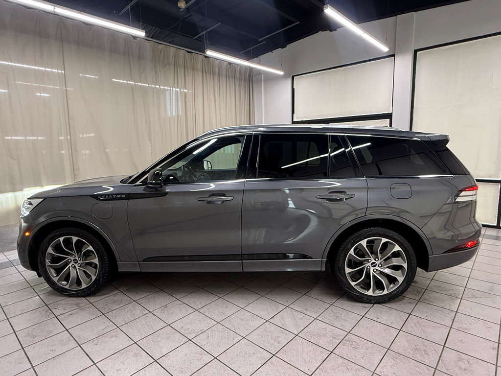 Used 2022 Lincoln Aviator Grand Touring w/ Equipment Group 301A AWD/4WD image 9