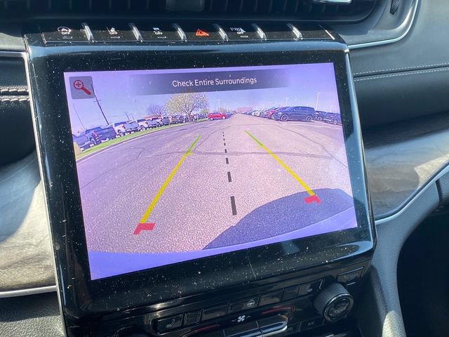 Used 2023 Jeep Grand Cherokee Limited AWD/4WD image 11