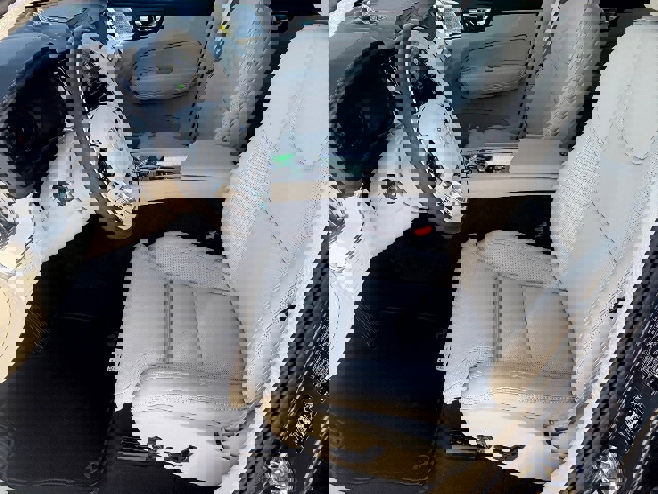 New 2026 Volvo XC60 B5 Ultra w/ Protection Package Premier image 29