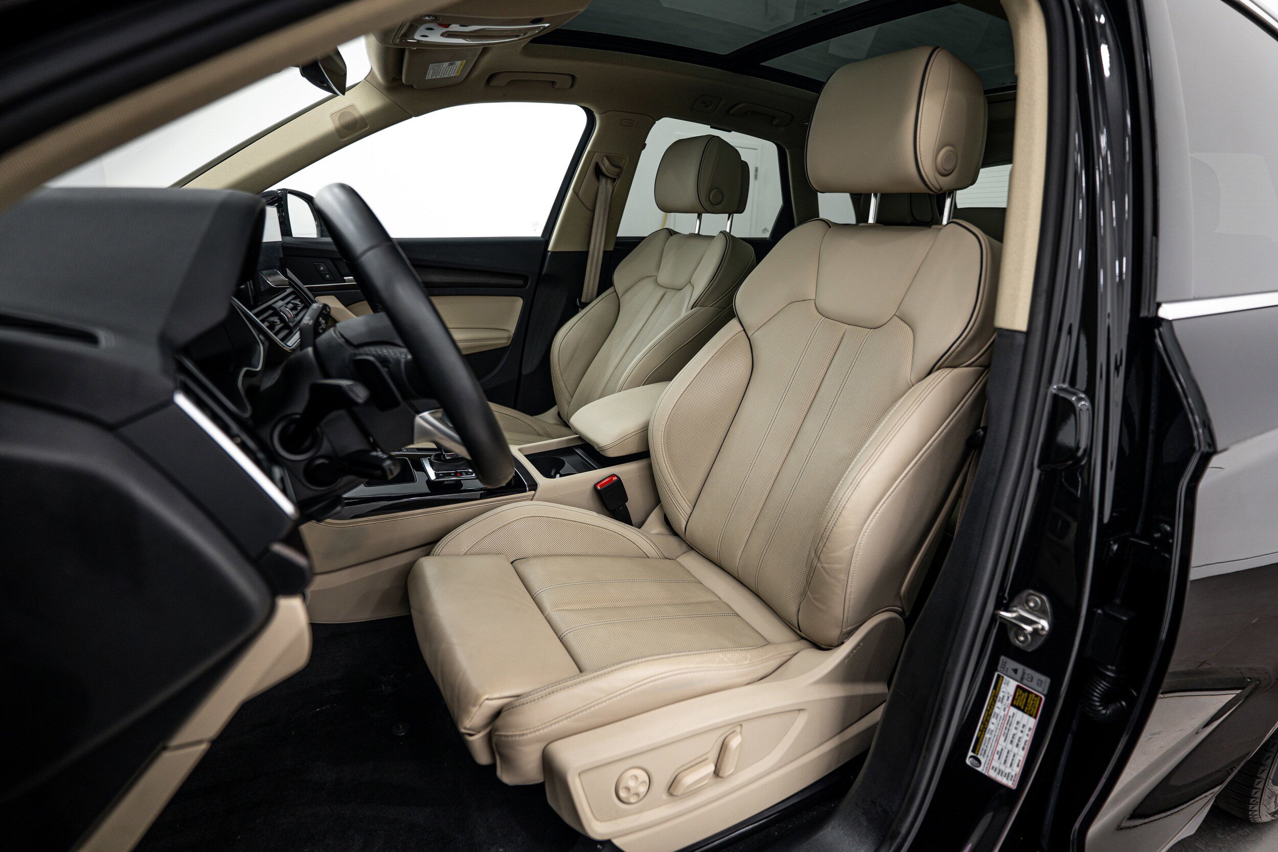 Certified 2023 Audi Q5 2.0T Premium Plus w/ Premium Plus Package AWD/4WD image 10