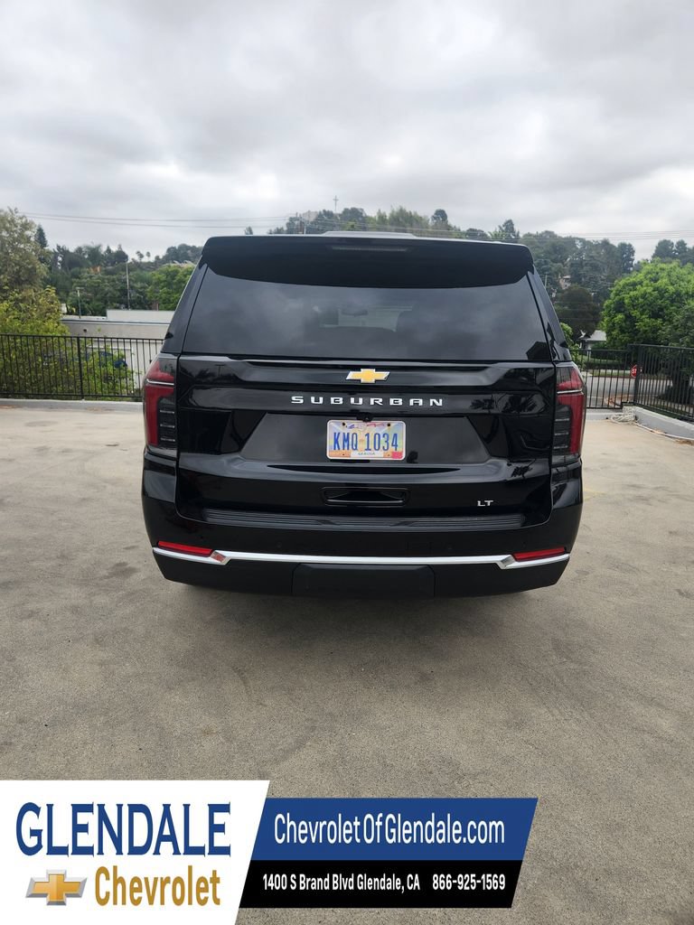 Used 2025 Chevrolet Suburban LT AWD/4WD image 5