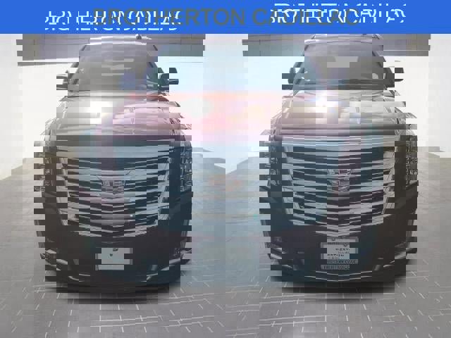 Used 2019 Cadillac Escalade Platinum image 2