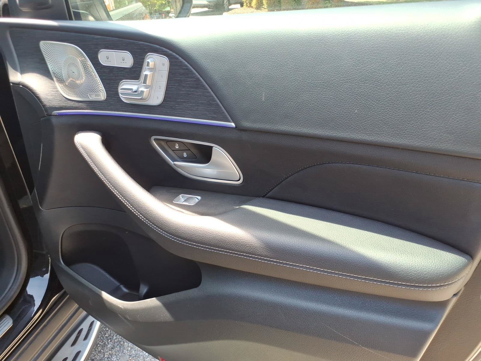 Used 2025 Mercedes-Benz GLS 580 4MATIC image 25