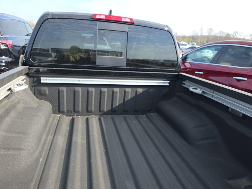 Used 2025 Nissan Frontier SV w/ SV Convenience Package image 19