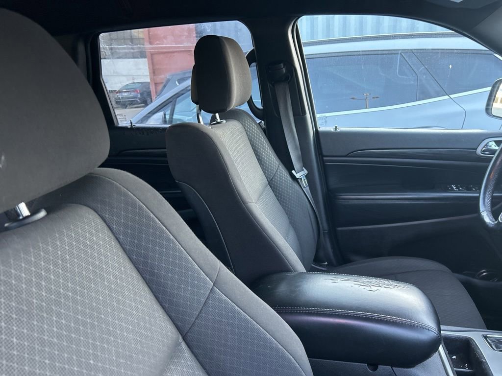 Used 2021 Jeep Grand Cherokee Laredo AWD/4WD image 10