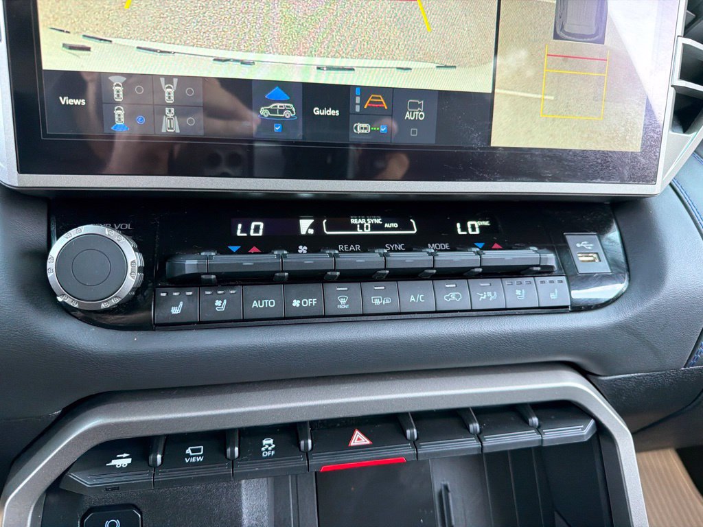 Used 2026 Toyota Sequoia Platinum AWD/4WD image 13