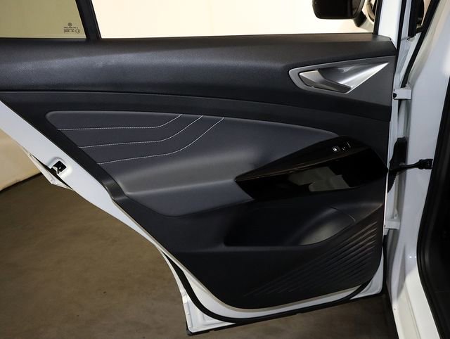 Used 2023 Volkswagen ID.4 Pro S image 28