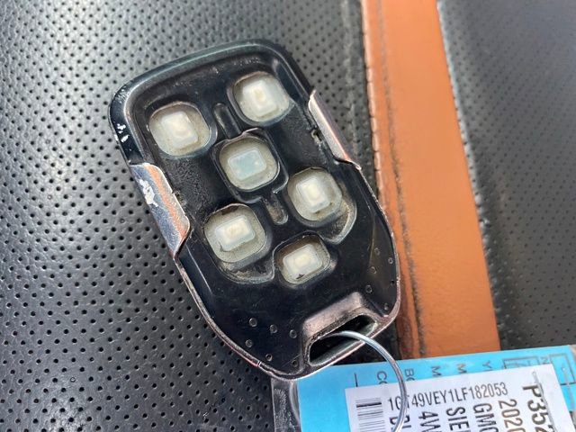 Used 2020 GMC Sierra 3500 AT4 w/ AT4 Premium Package image 28