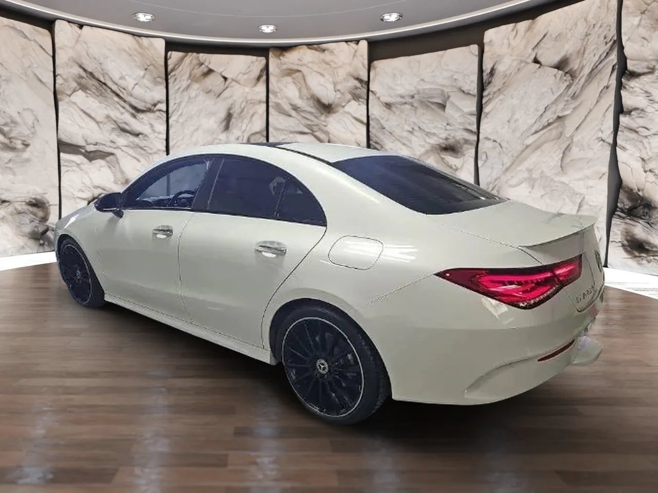Used 2022 Mercedes-Benz CLA 250 image 4