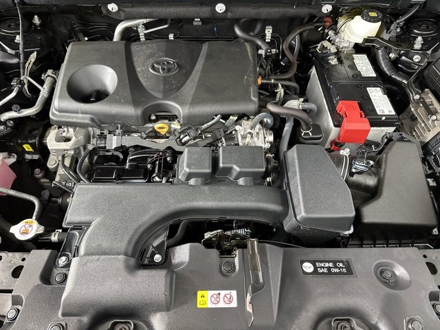 Used 2022 Toyota RAV4 XLE Premium image 10