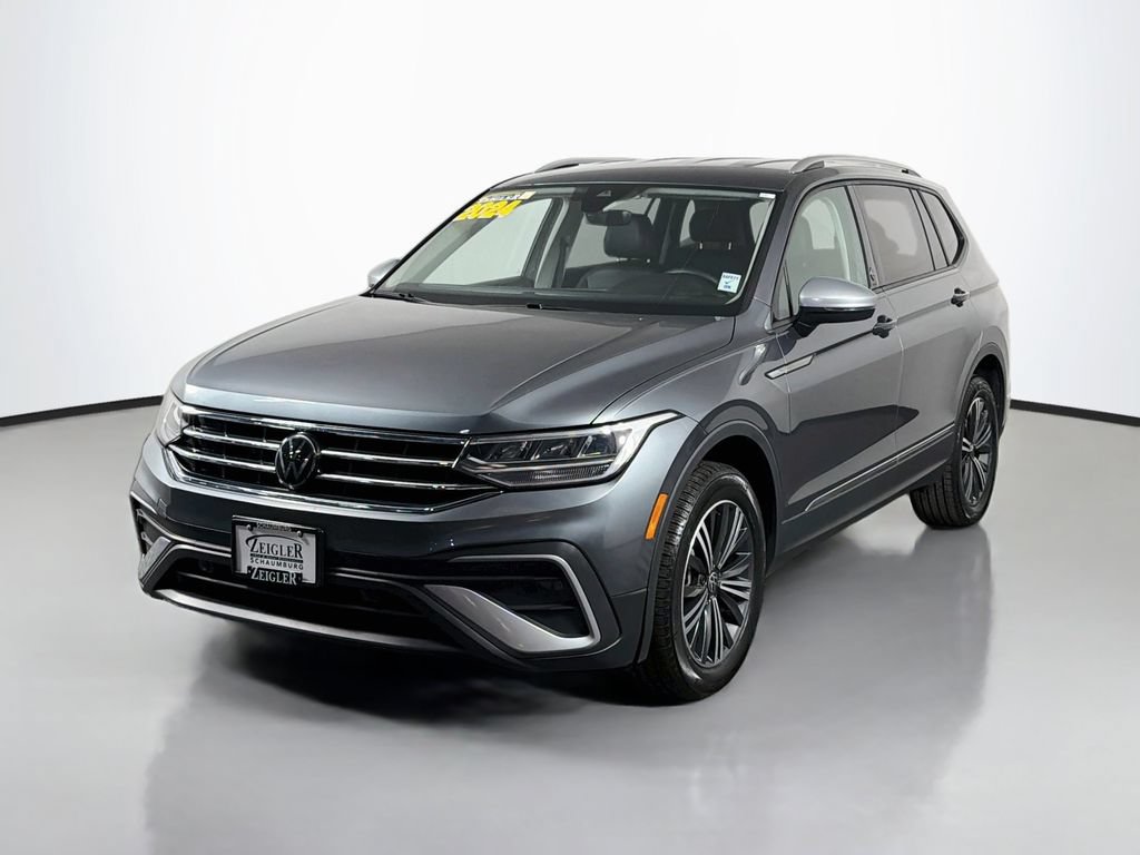 Used 2024 Volkswagen Tiguan Wolfsburg Edition FWD image 3