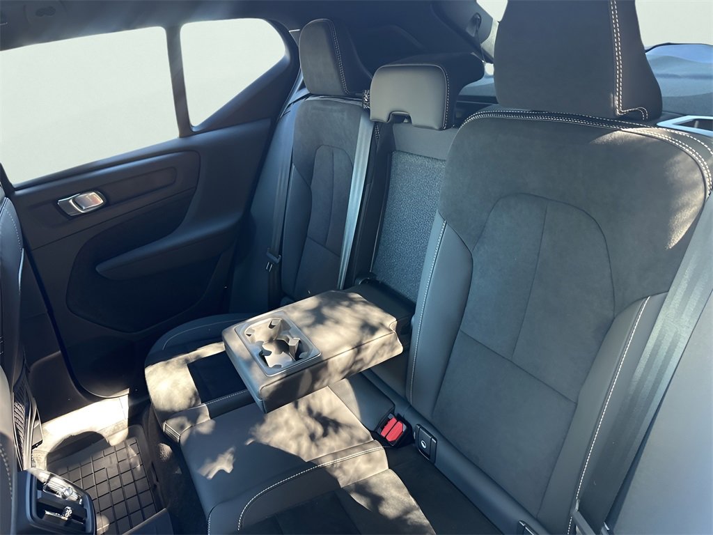 Used 2023 Volvo XC40 Recharge Plus image 44