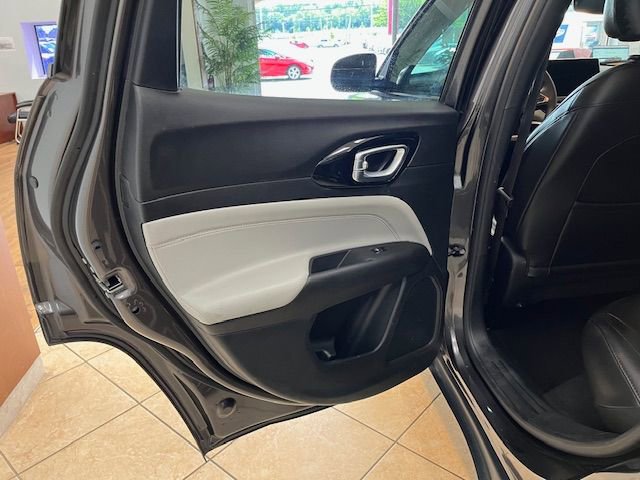 Used 2023 Jeep Compass Limited image 16